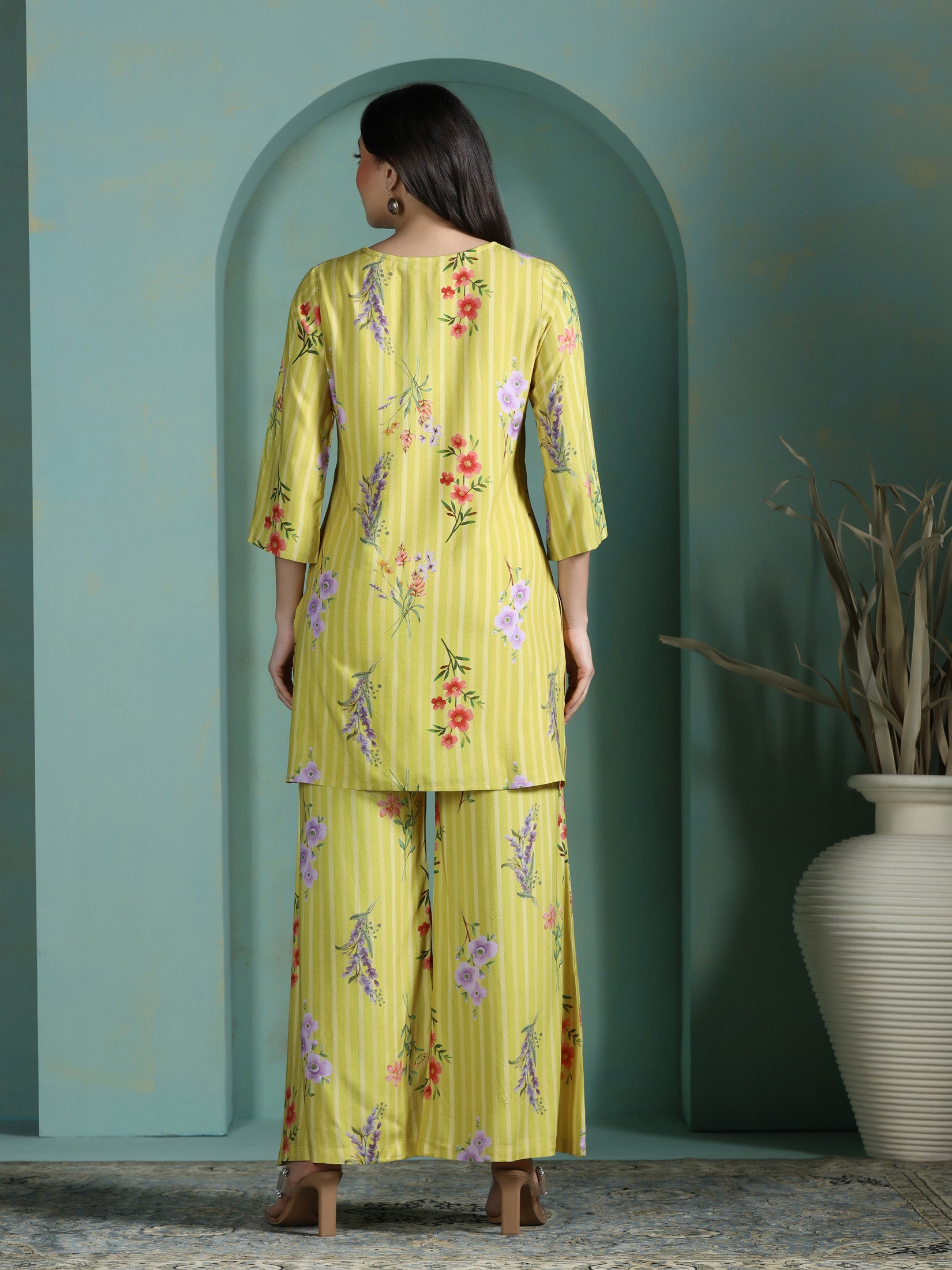 Women Liva Green Floral Print Co-Ord Set - Image 2
