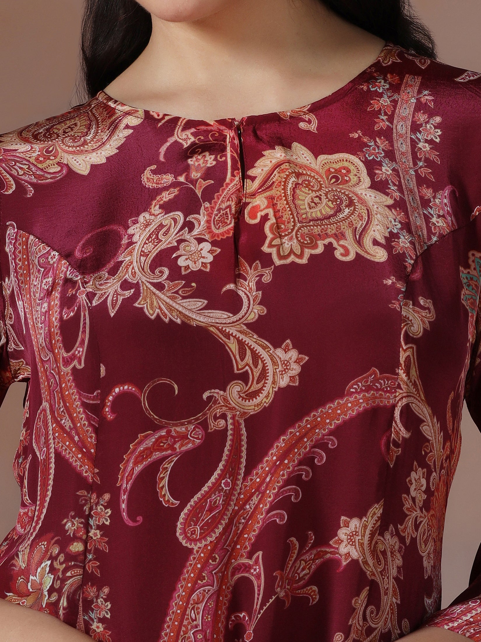 Women Crepe Burgundy Printed Kurta With Comfort Pant - Image 7