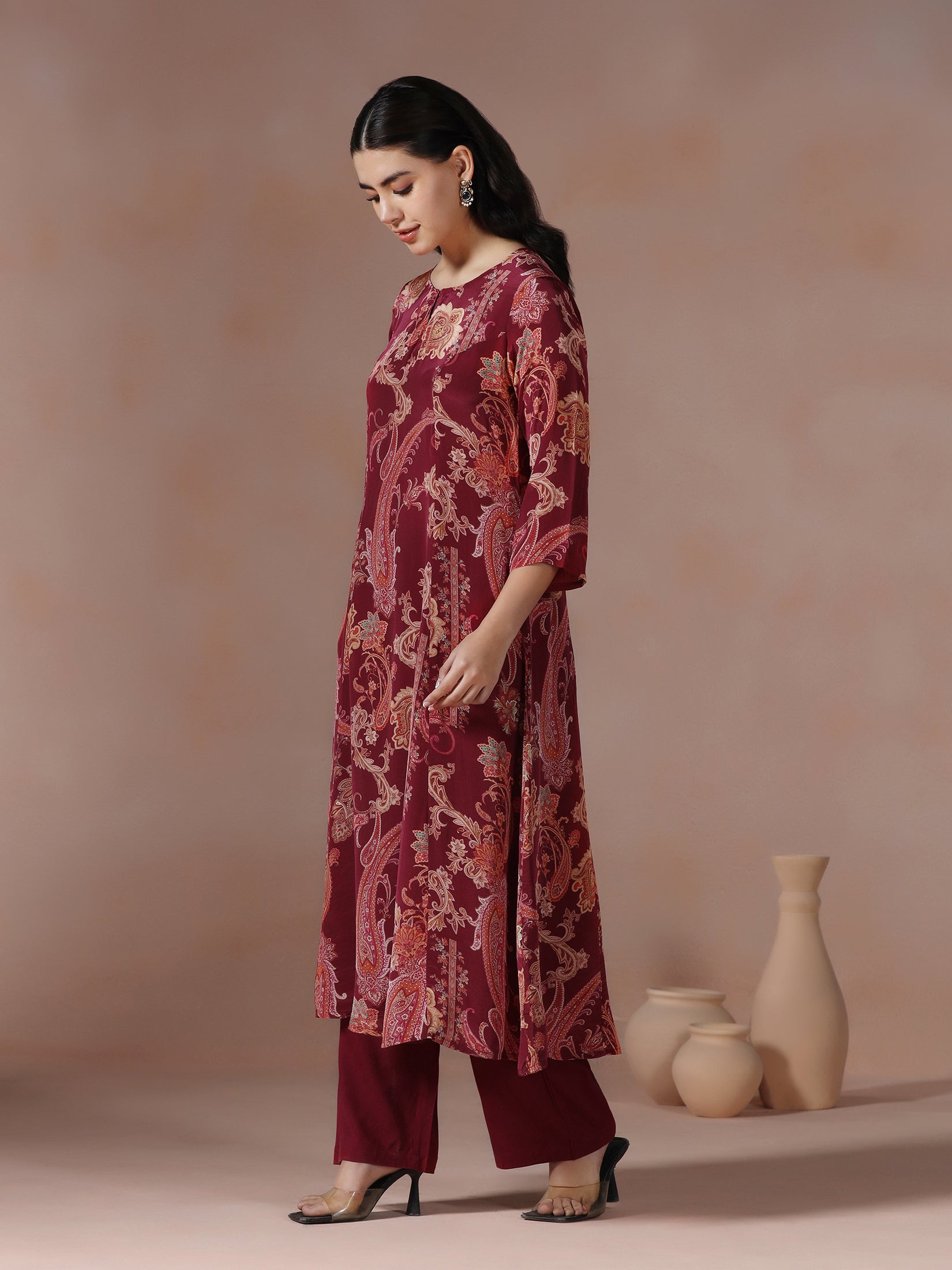 Women Crepe Burgundy Printed Kurta With Comfort Pant - Image 3