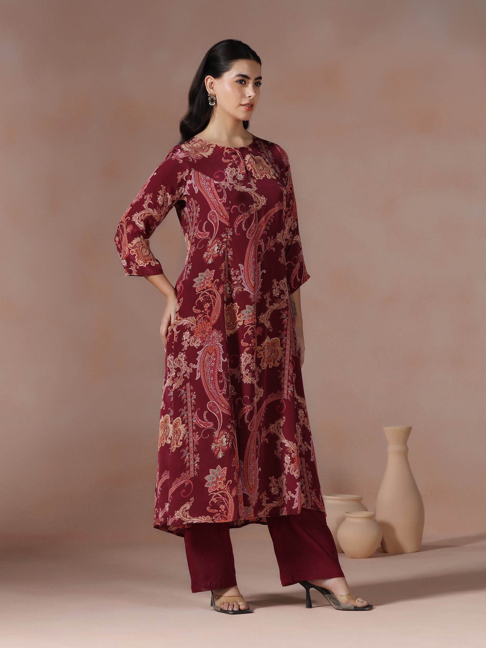 Women Crepe Burgundy Printed Kurta With Comfort Pant - Image 4