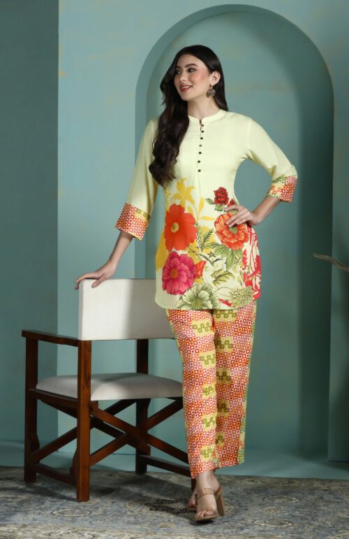 Women Liva Yellow Printed Kurta With Comfort Pant