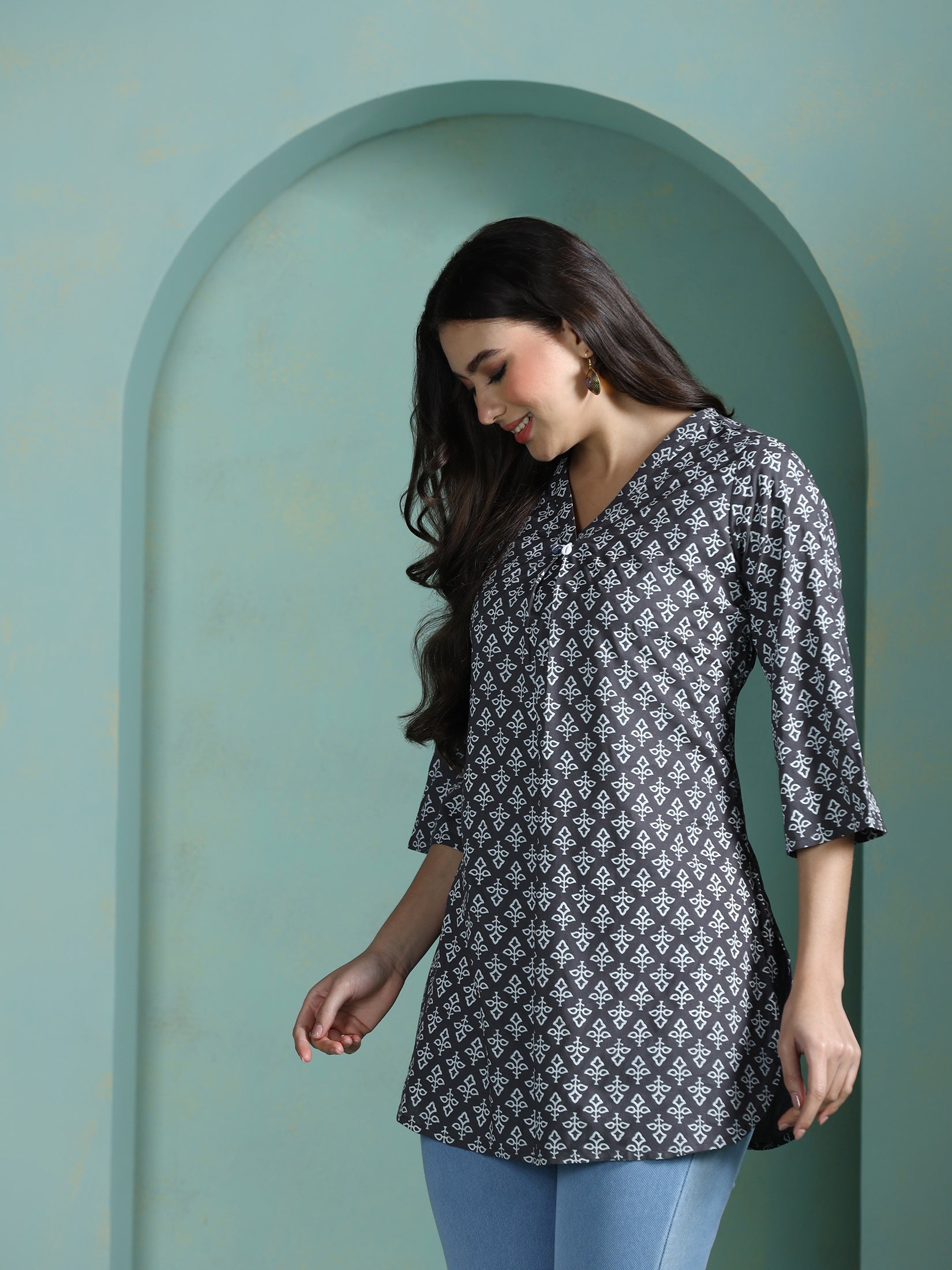 Women Liva Grey Printed Tunic - Image 3