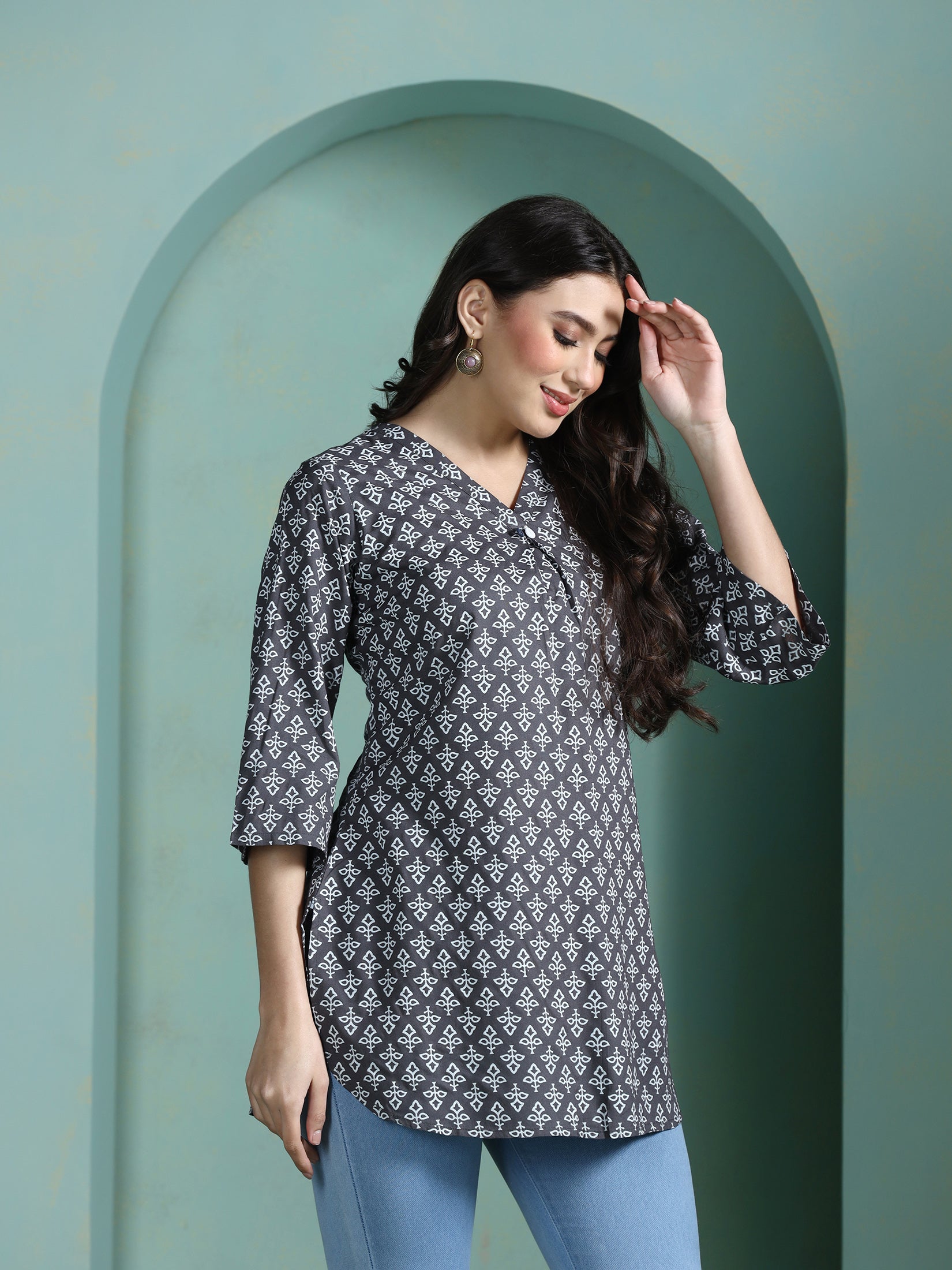 Women Liva Grey Printed Tunic - Image 4