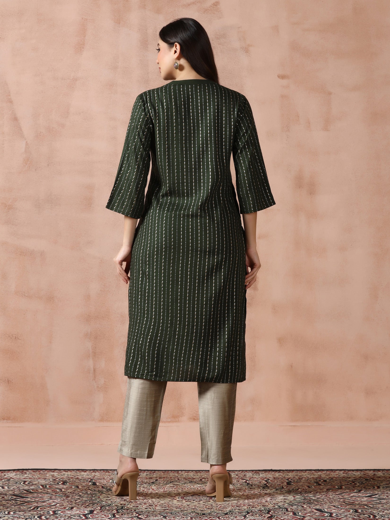 Women Liva Green Placement Print Kurta - Image 2