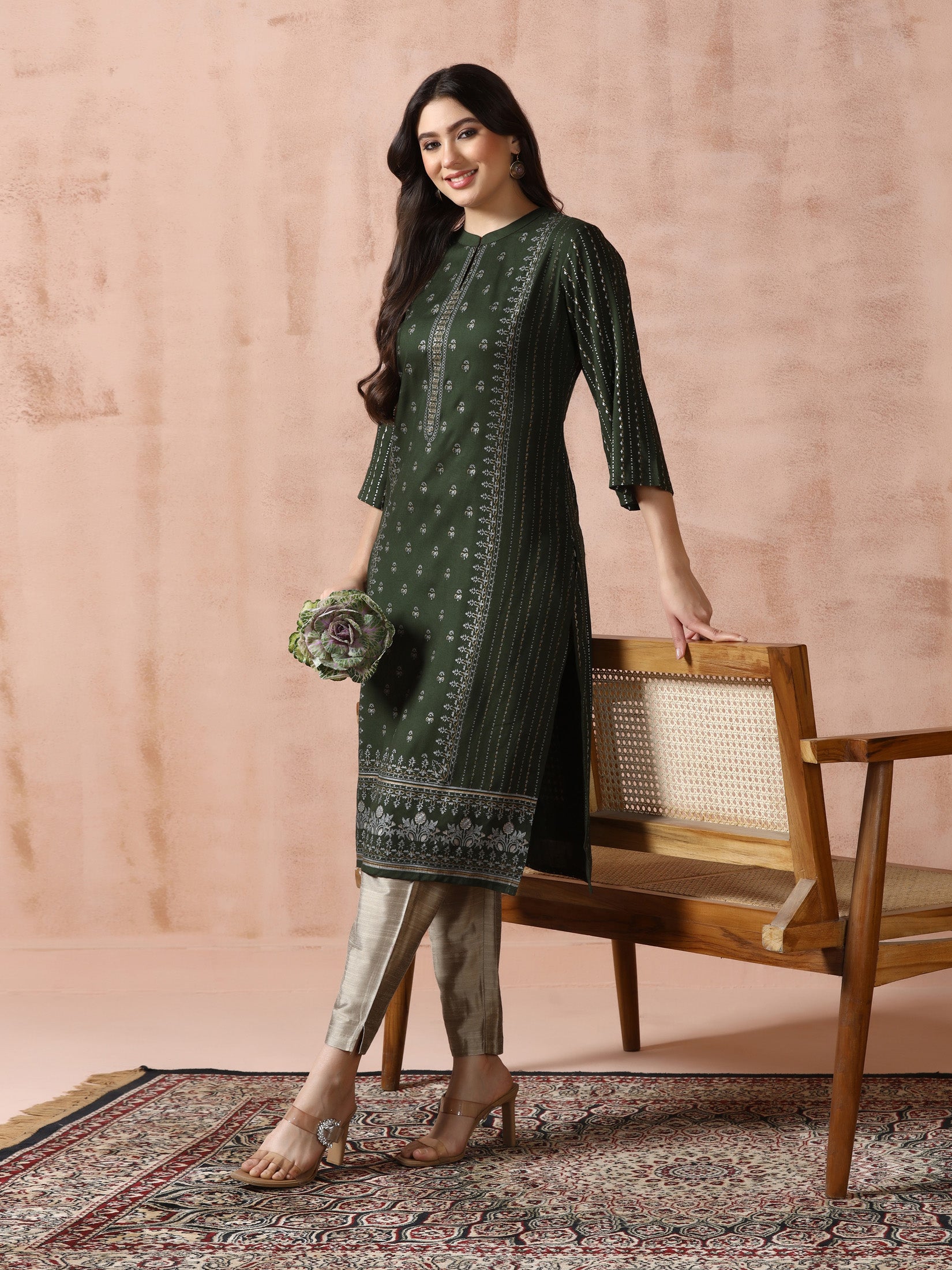 Women Liva Green Placement Print Kurta - Image 5