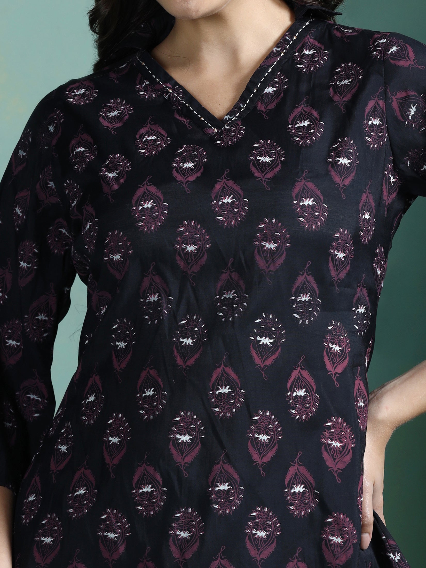 Women Chanderi Black Printed Tunic - Image 7