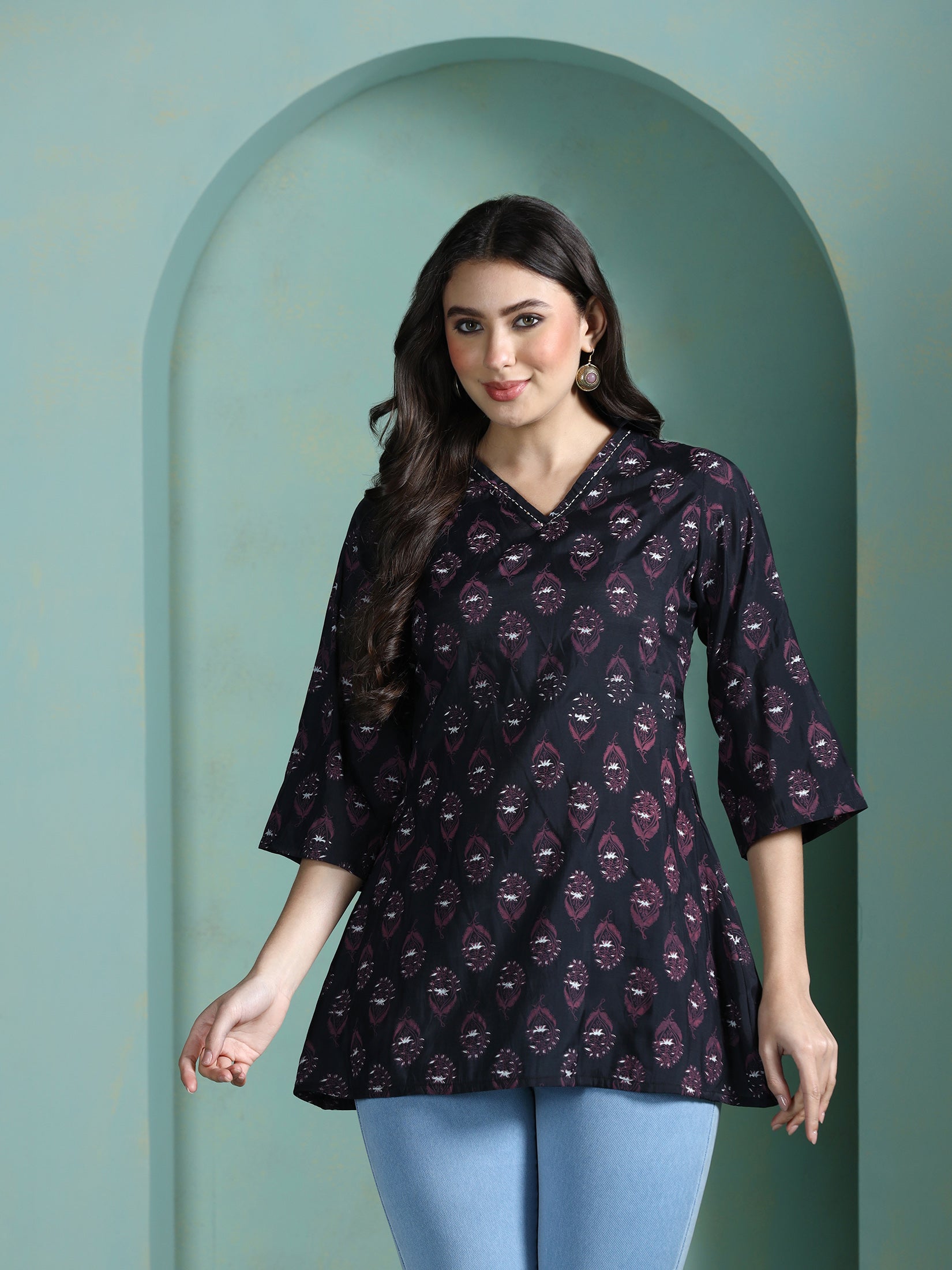 Women Chanderi Black Printed Tunic - Image 5