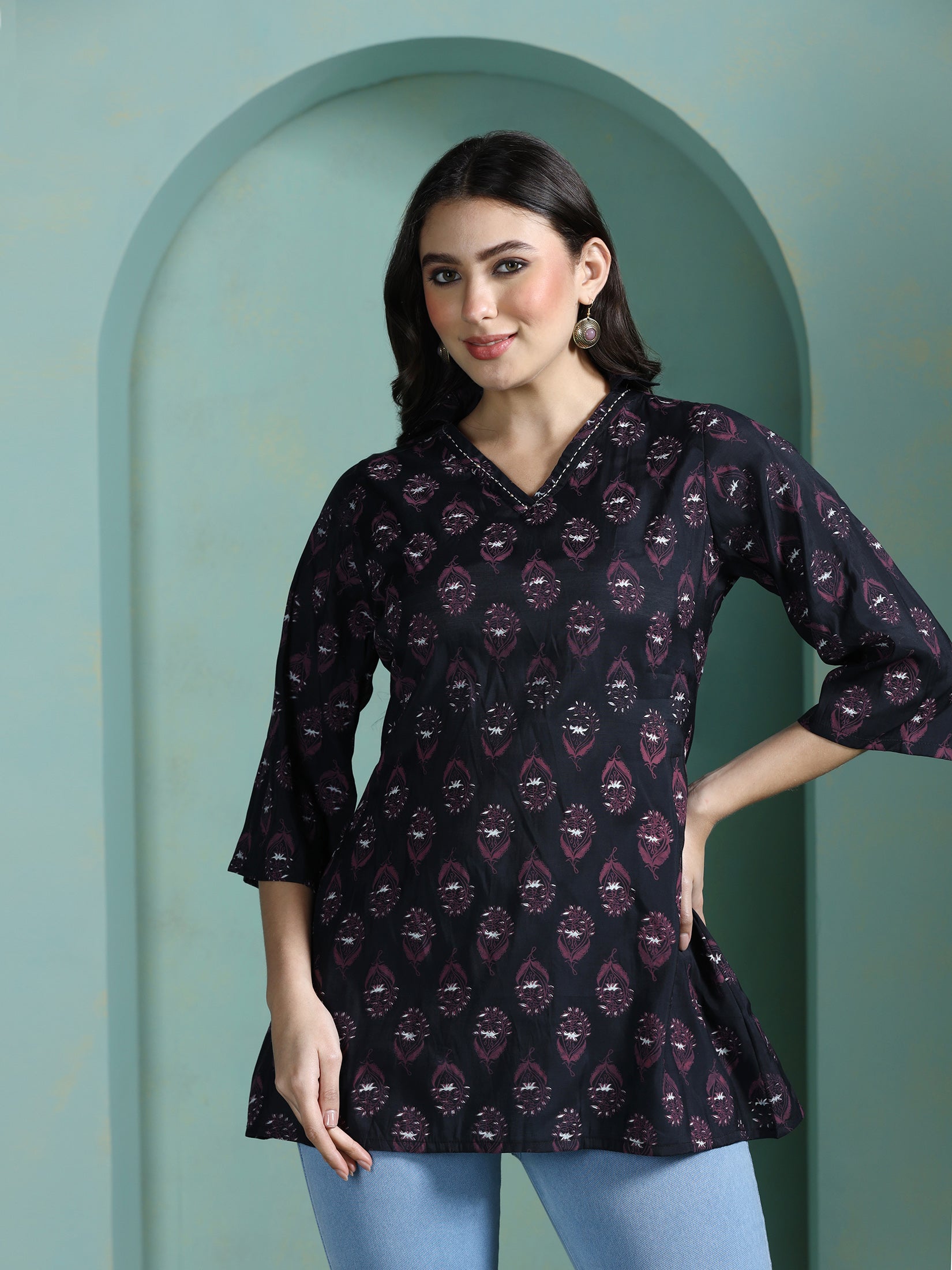 Women Chanderi Black Printed Tunic - Image 3