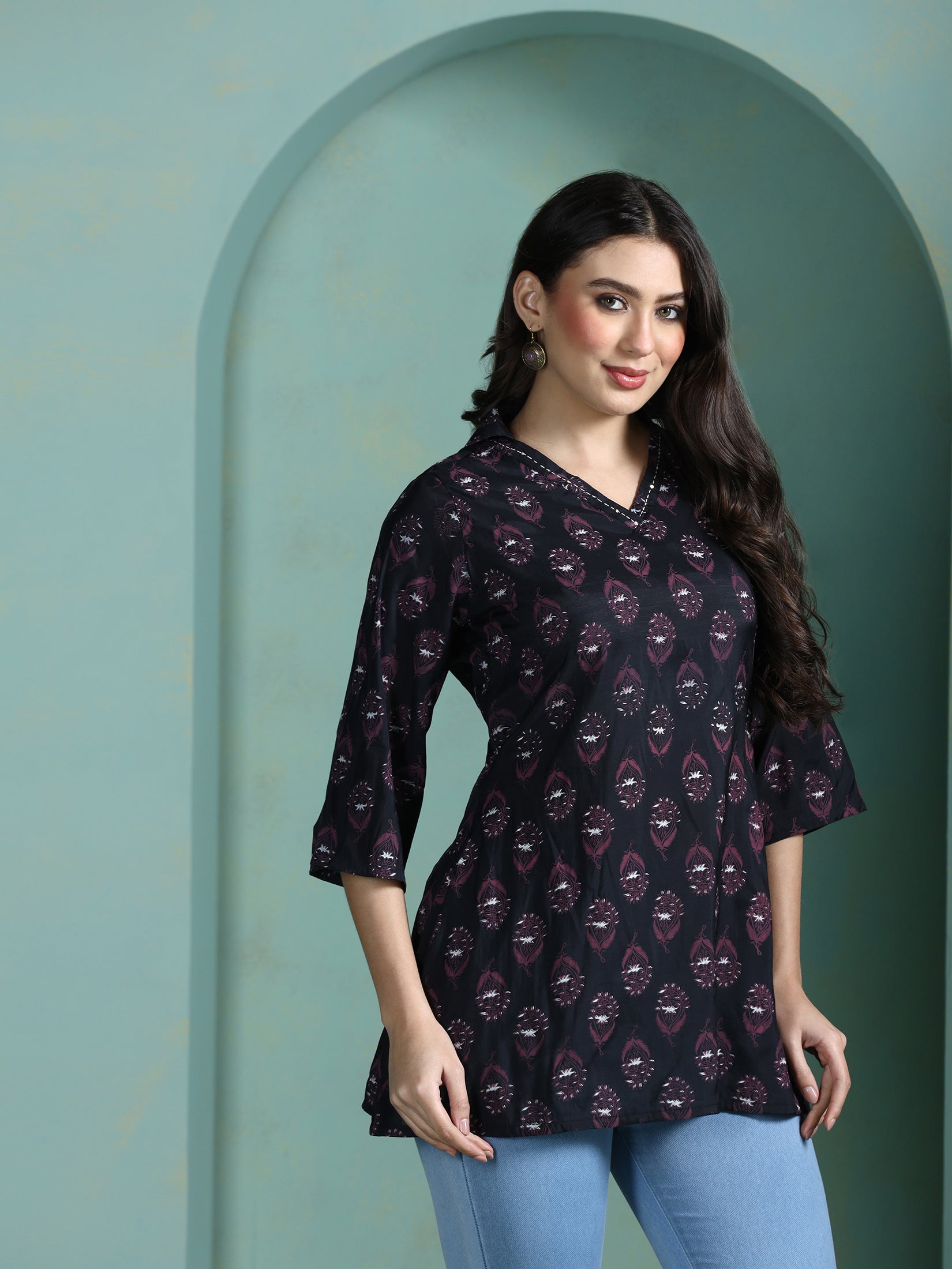 Women Chanderi Black Printed Tunic - Image 4