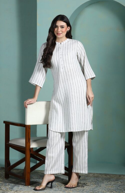 Women Linen Off White Yarn Dyed Kurta With Comfort Pant